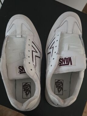 Vans Men’s White Low-Top Sneakers with Burgundy Accents